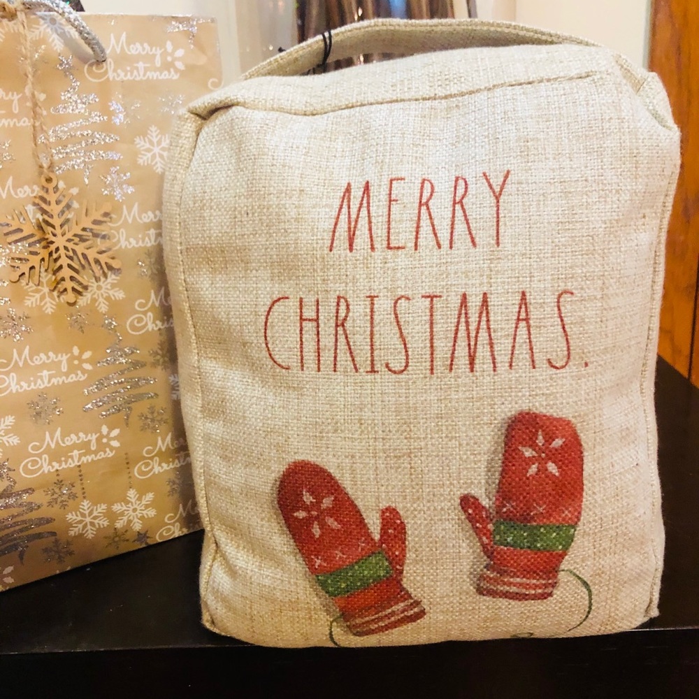 Brand new Rae Dunn “MERRY CHRISTMAS door weight